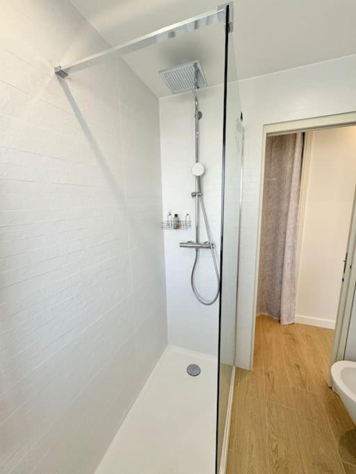 Le Palm Beach, Clim ,parking, Neuf Apartment